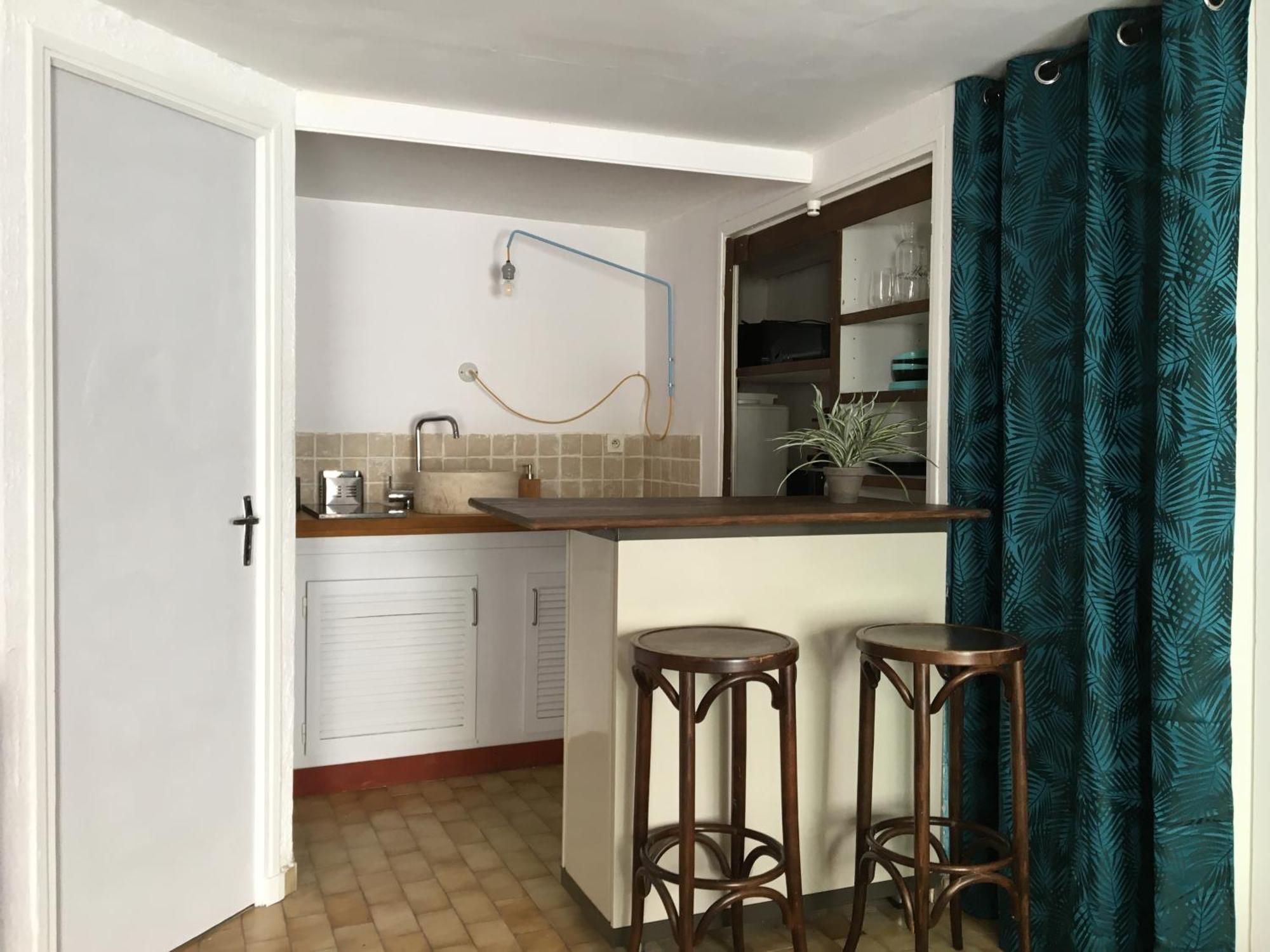 Studio Avec Terrasse Sur Cour, Authentique, Calme Avignon Exterior photo